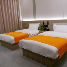 维尔纳酒店(乌兰察布高铁站店)