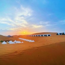 中卫星屿沙漠露营基地