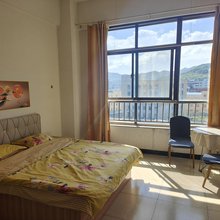 小村花姐姐的公寓房(九华路分店)