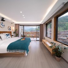 向山而居苗意民宿(西江千户苗寨一号风雨桥店)