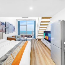 云上海景度假公寓(会展中心石老人海水浴场店)