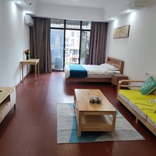南昌晴天公寓(红谷中大道地铁站店)