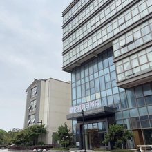 艺城假日酒店(如皋花木大世界店)