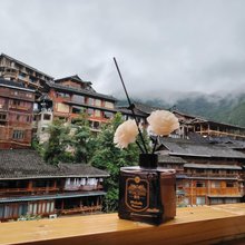 西江村上云舍观景美宿(千户苗寨店)