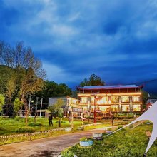 桑智岭·山水度假别院(康定新都桥店)