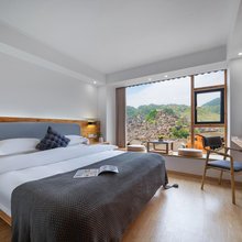苗镜隐山别院(西江千户苗寨观景台店)