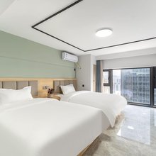 芊杉轻奢公寓(六号店)
