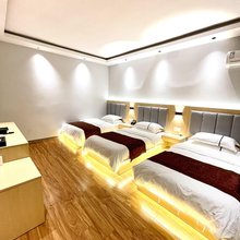 施秉新东方假日酒店