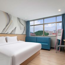 豪天精品酒店(长沙涉外经济学院长庆地铁站店)