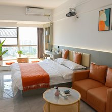 太阳花民宿(日照华润万象汇店)