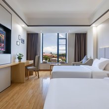 西昌华悦景致酒店(邛海湿地火把广场店)