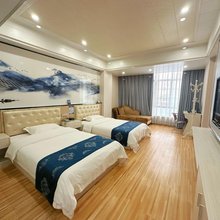 荷港酒店(贵港万达广场荷城小学店)