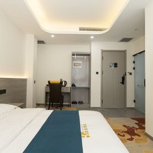 泊途酒店(伊宁机场店)