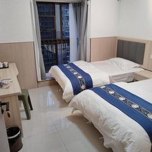 溪山月民宿