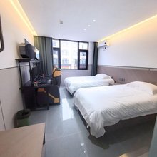 小红手电竞酒店