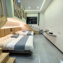 依山听雨民宿(森林公园店)