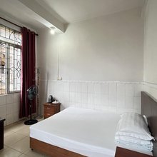 东兴忠英商务宾馆