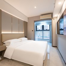 济南·唐斯顿Star设计师酒店(唐冶西路盛唐荟店)