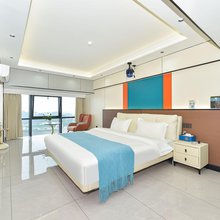 亚丁湾民宿(贵阳北站北大资源梦想城店)