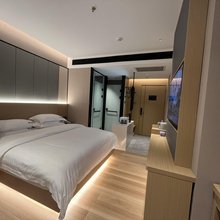 希尔曼酒店(深圳金光华国贸地铁站店)