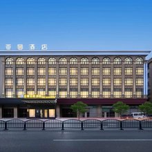 东阳亚曼伯爵酒店(湖莲西街店)