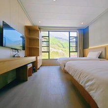 卧龙耿达八妹客栈