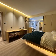 乌兰布统刘小闹酒店