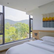 云柒民宿(龙里县龙门镇店)