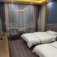 剑川尊龍酒店(老君山镇店)