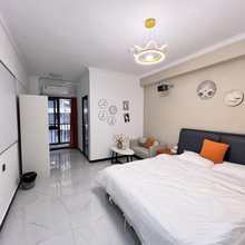 月月民宿(郑州庙李商业中心海洋馆店)
