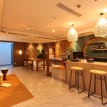 际庭青年旅舍(上海五角场合生汇翔殷路地铁站店)
