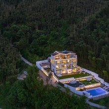榴夏·Nebula环山溯溪无边泳池美宿(小杭坑店)