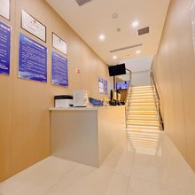 京彩青年酒店(北京西站六里桥地铁站店)