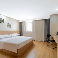 龙卫臻缘酒店(常州大学城店)