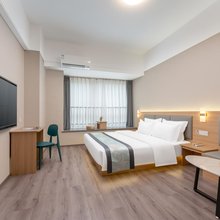 曼悦轻奢酒店(济南西站山东国际会展中心店)