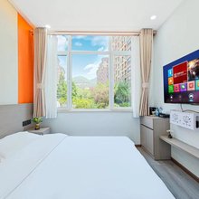 华海酒店(葡萄滩海水浴场猫头山店)