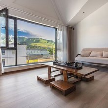 伴山游舍 ·Loft露台· 设计师民宿(那拉提草原景区店)
