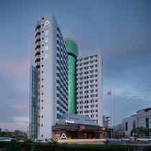 郑州正弘城花园路亚朵酒店