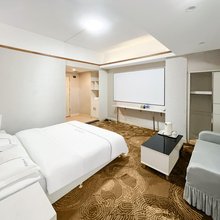 英皇轩公馆(黄江嘉荣购物广场店)