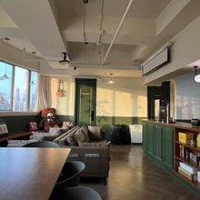 穿越上海青年公寓(老西门地铁站店)