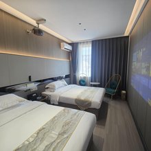 顶极友趣轰趴馆