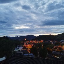 尘外高端观景民宿(芙蓉镇景区瀑布店)