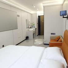 御庭假日酒店(西安奥体中心双寨地铁站店)