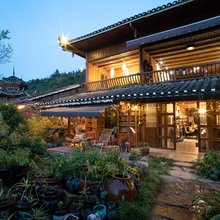 丹寨蝴蝶妈妈石桥村树居(石桥古法造纸文化景区店)
