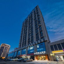 河畔云酒店(伊宁市伊犁哈萨克自治州博物馆伊犁河风景旅游区店)