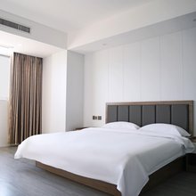 鑫龙湖酒店