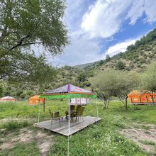 若尔盖铁布木塘露营基地