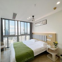 湖畔居民宿(南京新街口珠江路地铁站店)