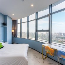 微旅公寓(亚洲之窗万里学院店)