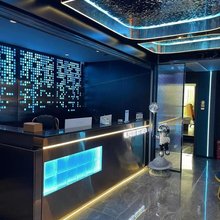 V12电竞民宿(长沙涧塘地铁站店)